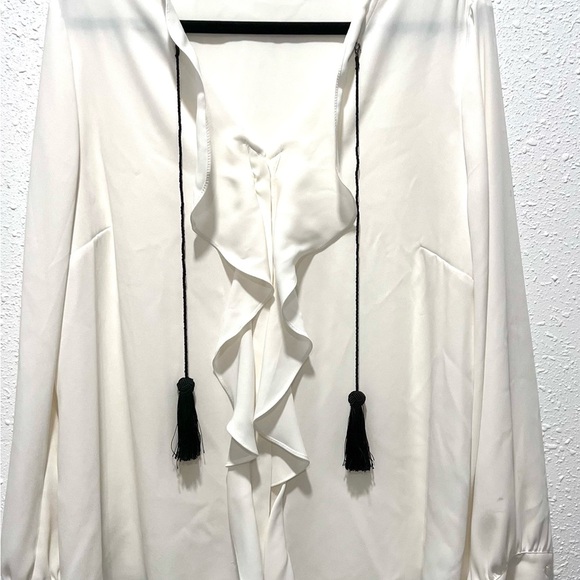 Chico's White Ruffled Tie Front Blouse L/12 - Picture 4 of 9